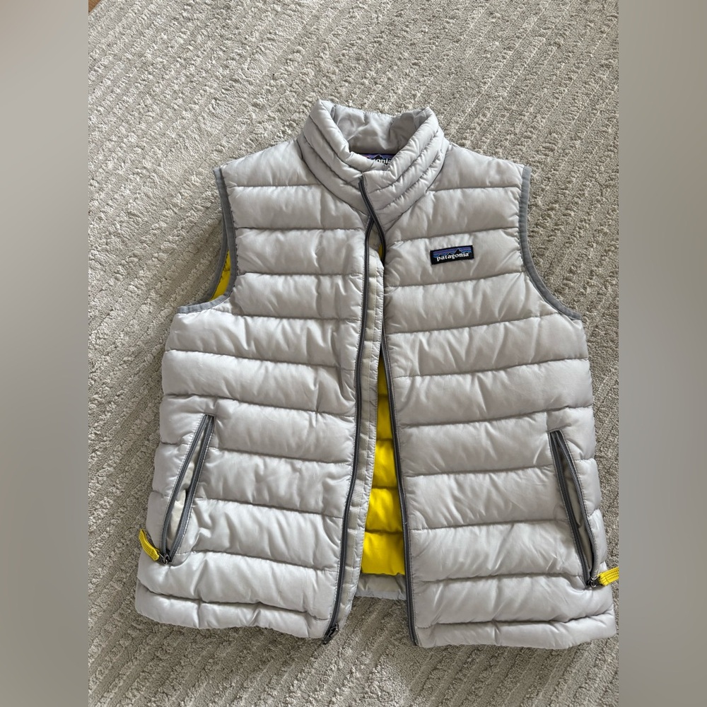 Patagonia Kids' Light Gray and Yellow Puffer Down Vest medium